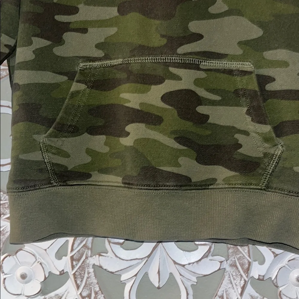 Champion Boy's Green Camo Print Hoodie M 10/ 12 Hooded Logo Front Sweatshirt EUC